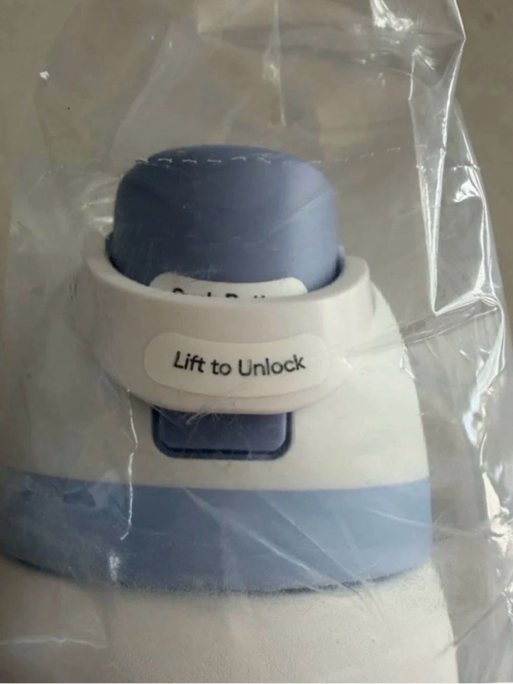 Owala water bottle tied and true blue bows 32 oz freesip uo exclusive - Picture 11 of 12